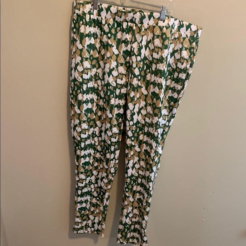 Ashley Stewart Pants Womens 22/24 NWT Plus Size Camo Stretch Pull On Green Knit